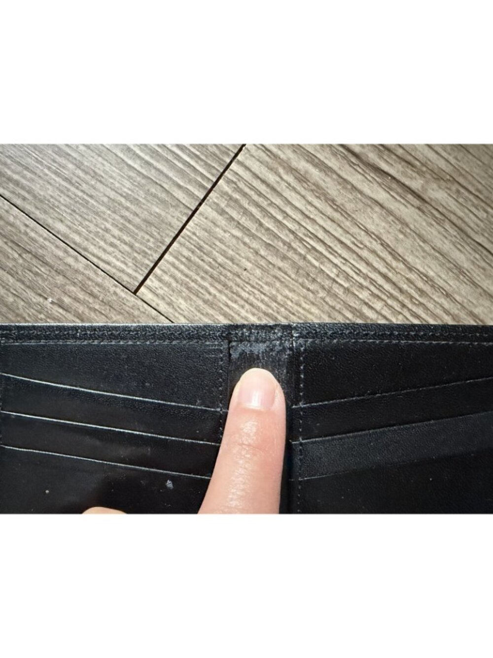 Givenchy Paris Men’s Black Leather Bifold Card Wallet Engraved Logo Minimalistic - Picture 9 of 9